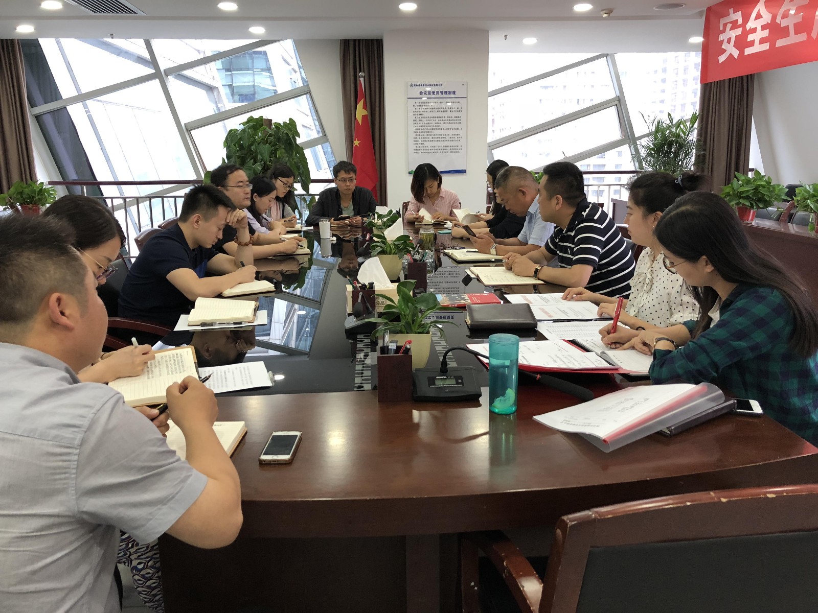 水情形公司掀起学习《梁家河》热潮（一）