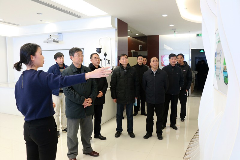 省人大常委会委员、、、环资工委主任李三原到南宫NG28集团集团调研座谈