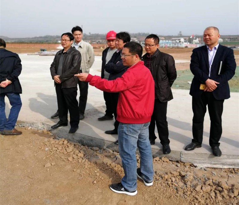 宝鸡蟠龙新区管委会主任杨明宽到水情形公司蟠龙新区污水处理厂调研