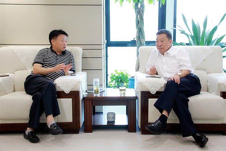 熊良虎会见榆林市委常委、常务副市长张凯盈