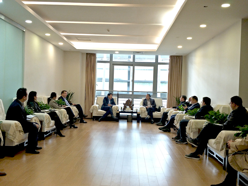 南宫NG28集团集团与西安国际港务区管委会交流座谈