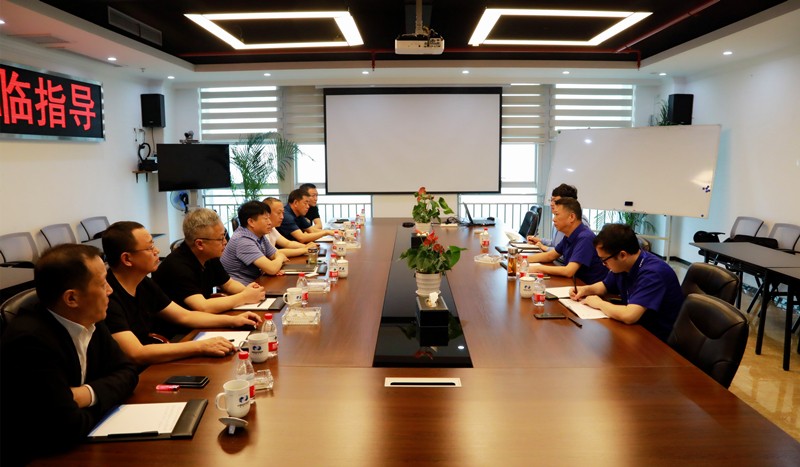 熊良虎在重庆市中科大业集团考察时强调：坚持生态优先战略，，，念好生态经、走好扶贫路