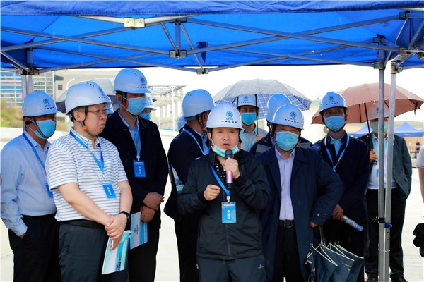 南宫NG28集团集团复工复产促增添项目观摩聚会与会职员走进大秦国源三秦环保秦邦园区在榆项目