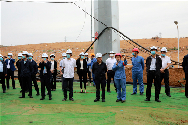 南宫NG28集团集团复工复产促增添项目观摩聚会与会职员走进大秦国源三秦环保秦邦园区在榆项目