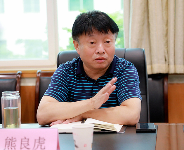 熊良虎拜会渭南市生态情形局党委书记、、、局长左俊