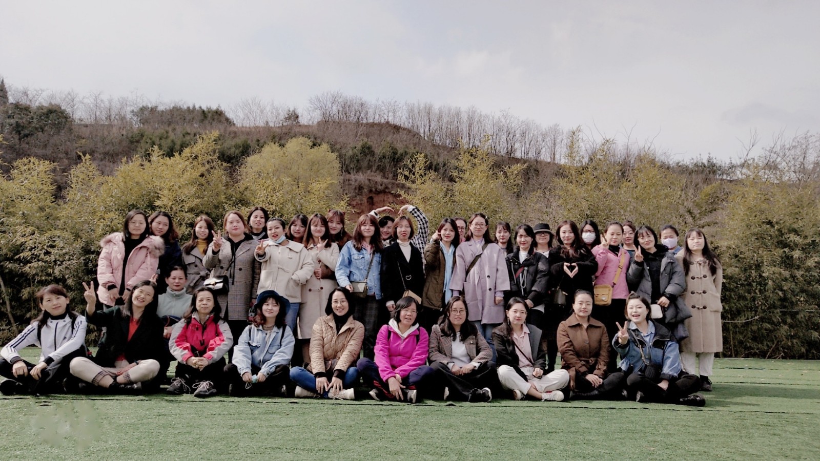 亲近自然 携手阳光 | 水情形公司开展“三八”妇女节赏花踏青活动