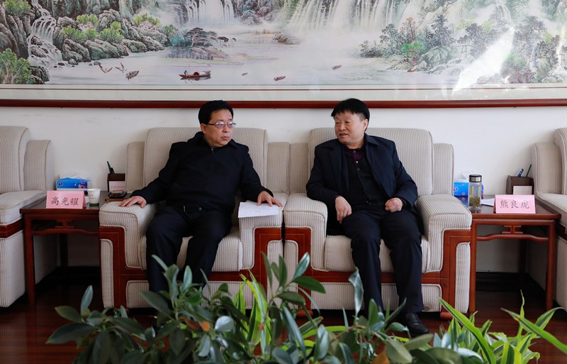 熊良虎拜会榆林市市长李春临、、副市长张胜利