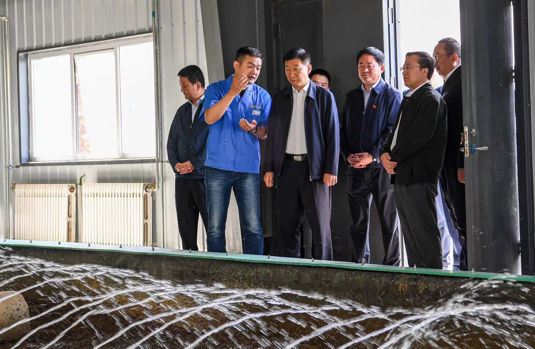 赵刚到水情形公司安塞第二污水处理厂调研