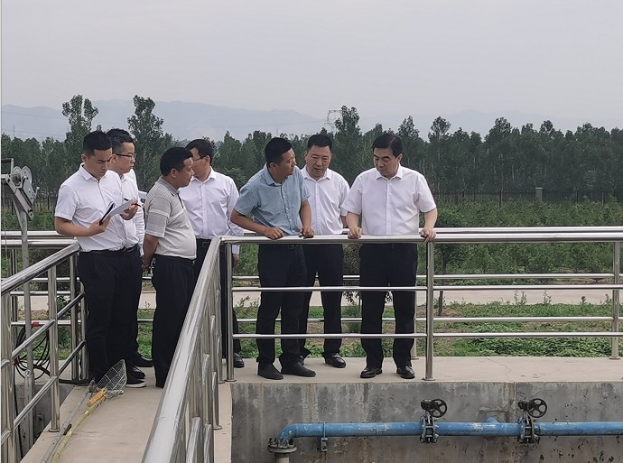 韩城市委副书记、、、市长亢振峰到水情形公司韩城市经开区污水厂调研