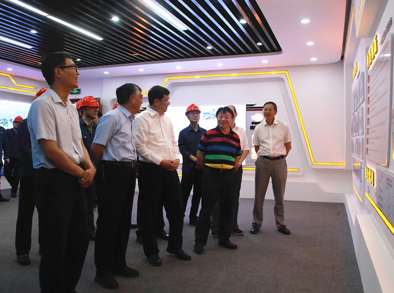 熊良虎应邀出席商洛市企地融合开展大会