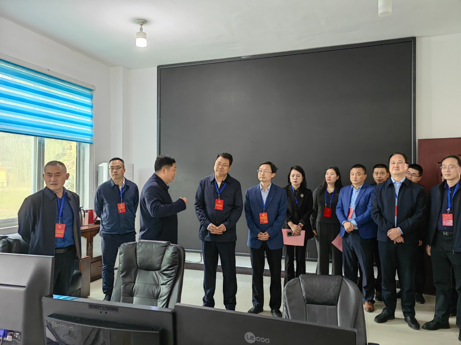 安康市政协副主席、、、岚皋县委书记马雄伟到水情形公司岚皋县城污水处理厂调研