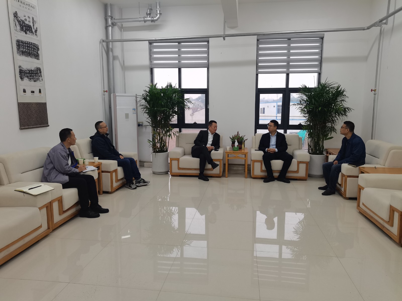 桂宏拜会宝鸡市金台区副区长、蟠龙新区党工委书记、管委会主任张斌