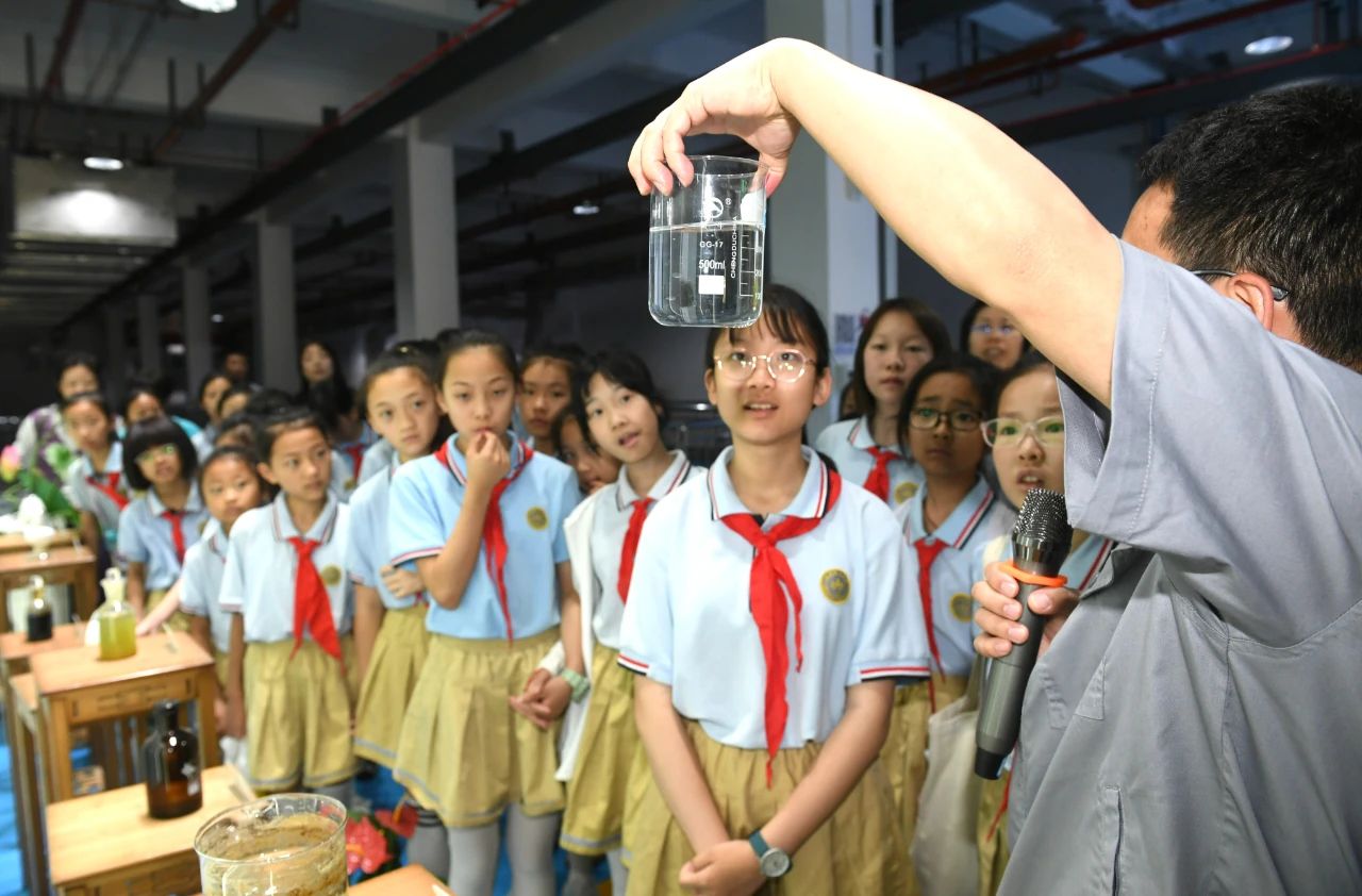 西安宣布｜小学生走进南宫NG28集团集团白鹿原水生态中心开启污水“再生”探秘之旅