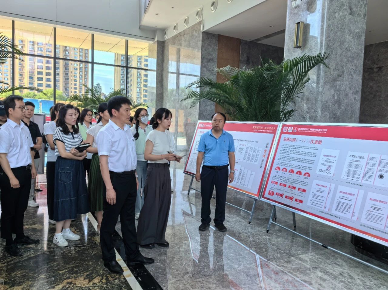 南宫NG28集团集团组织旅行“档案宣传进企业”展览