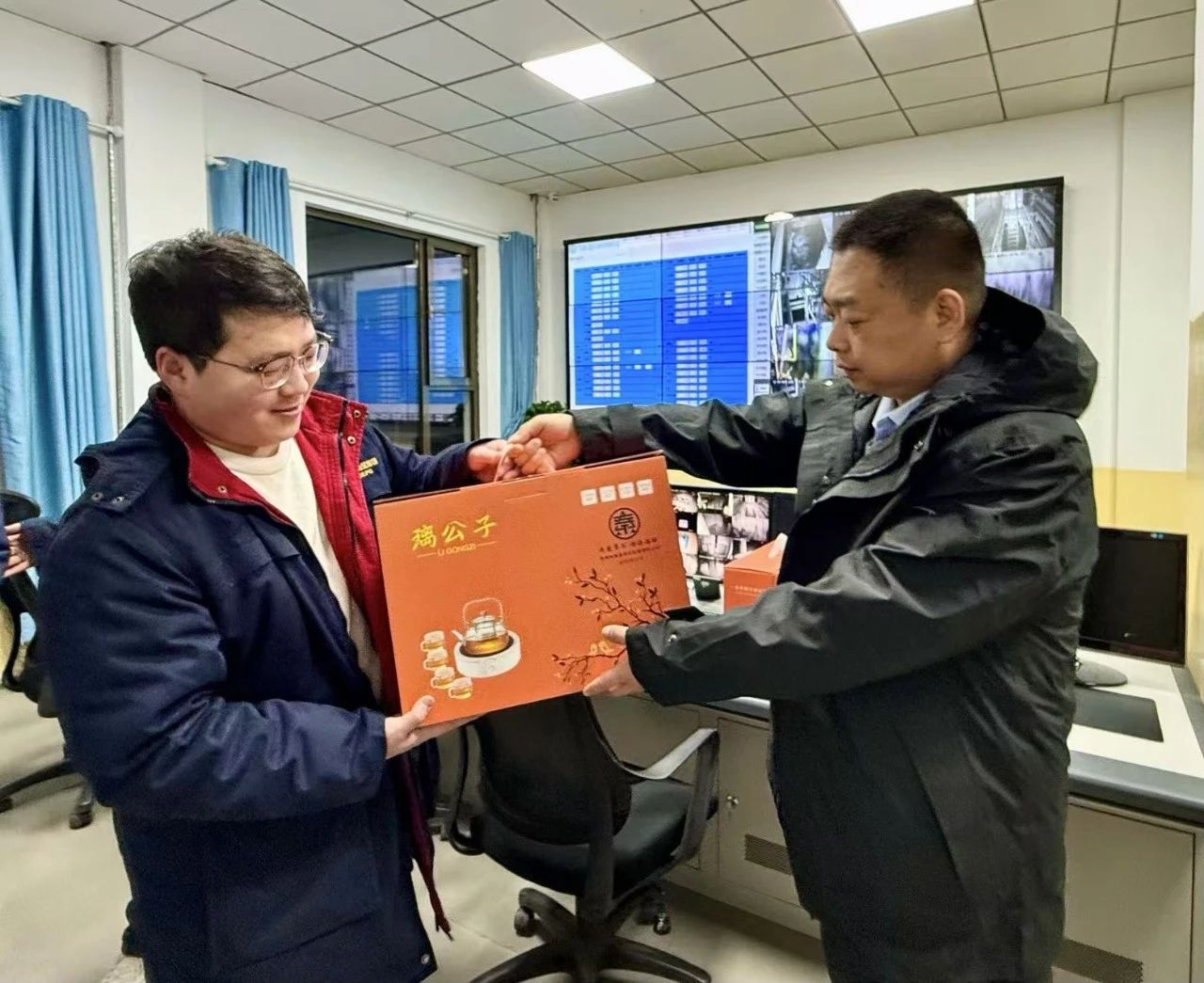 眷注一线，，情暖严冬｜水情形公司工会开展2024年“冬送温暖”慰问活动